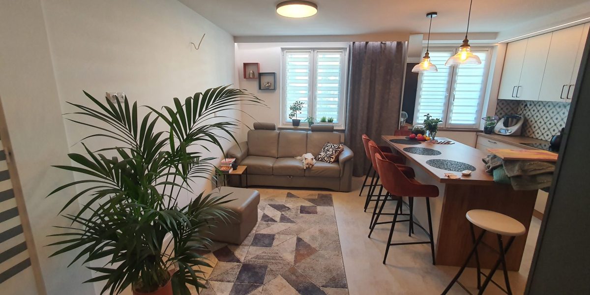 Efekt końcowy remontu – nowoczesna kuchnia po adaptacji trzech pomieszczeń, Stalowa Wola