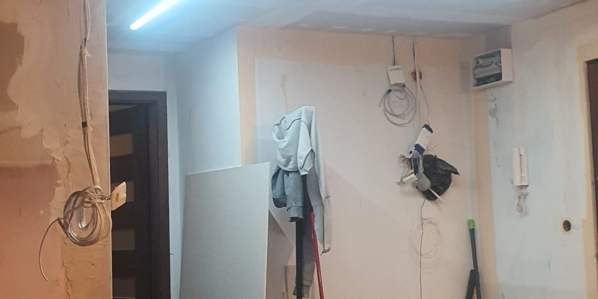 Remont w trakcie – adaptacja kuchni, przedpokoju i pokoju w mieszkaniu, Stalowa Wola